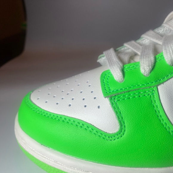 Nike Men's Green and White Athletic Shoes - Picture 6 of 10